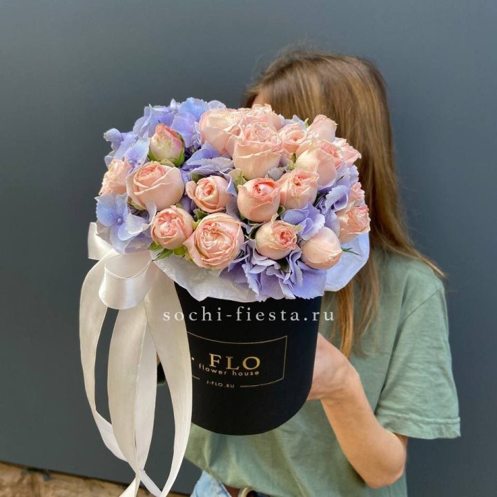 Бокс бомбастик и гортензия в Великом Новгороде