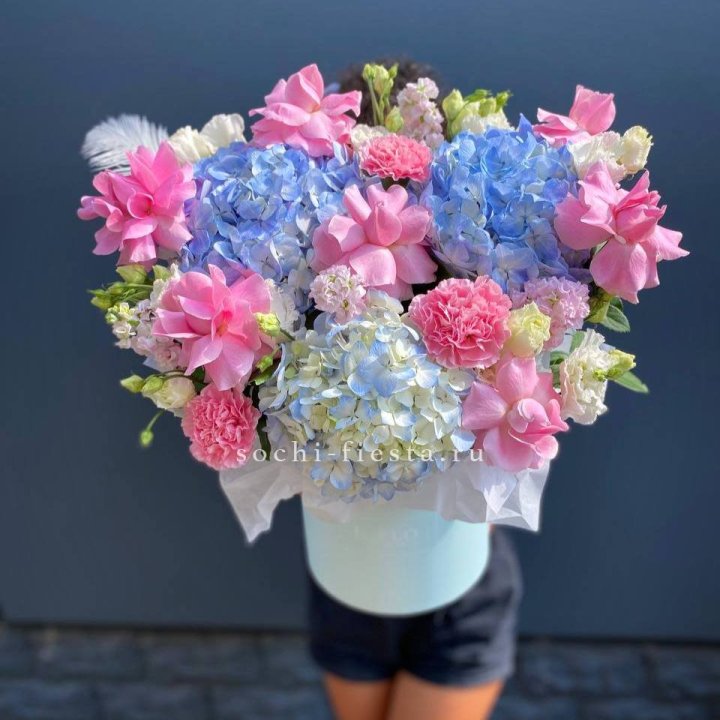 Коробка с цветами "Лемия" в Великом Новгороде