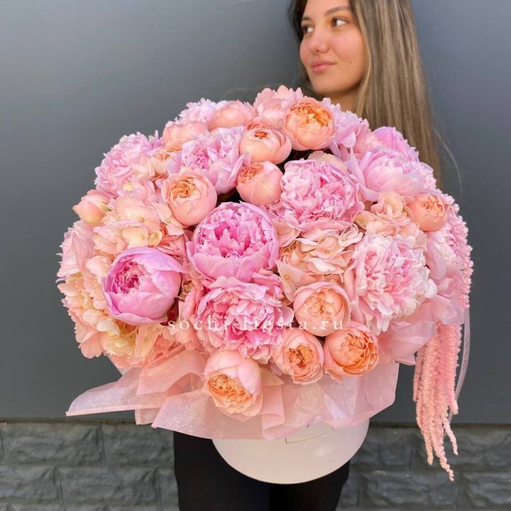 Коробка с пионами "Дабл фловер" в Великом Новгороде