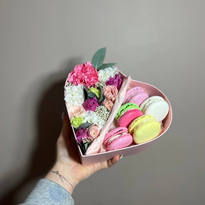 Дуо цветы и макаронсы в Великом Новгороде