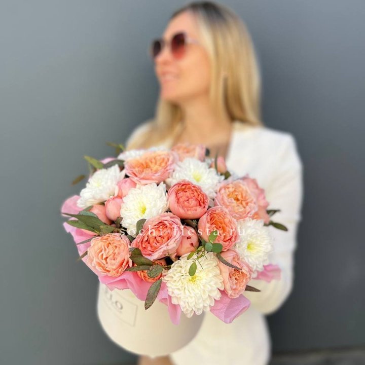 Нежная коробка с цветами в Великом Новгороде