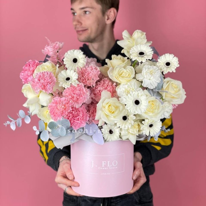 Дизайнерский бокс "Индира" с доставкой в Великом Новгороде