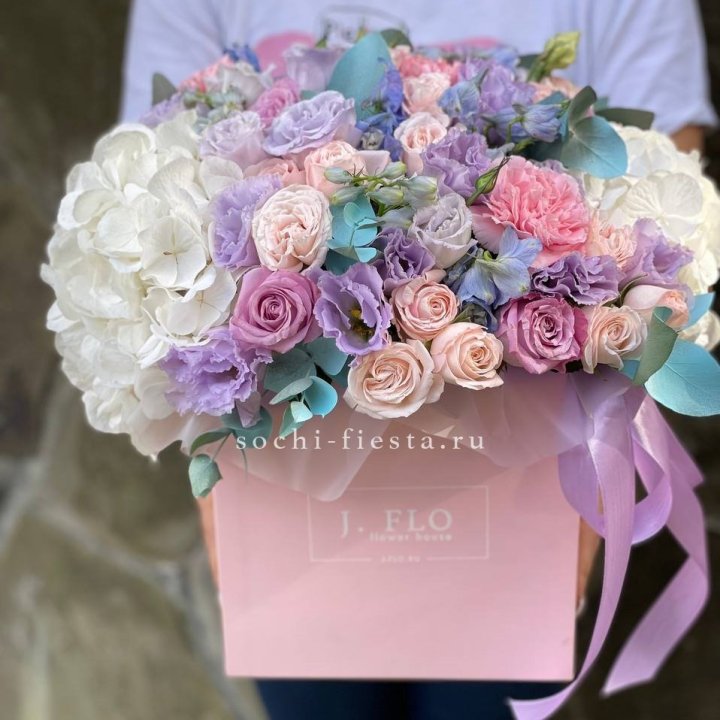 Цветочный бокс макси каб в Великом Новгороде