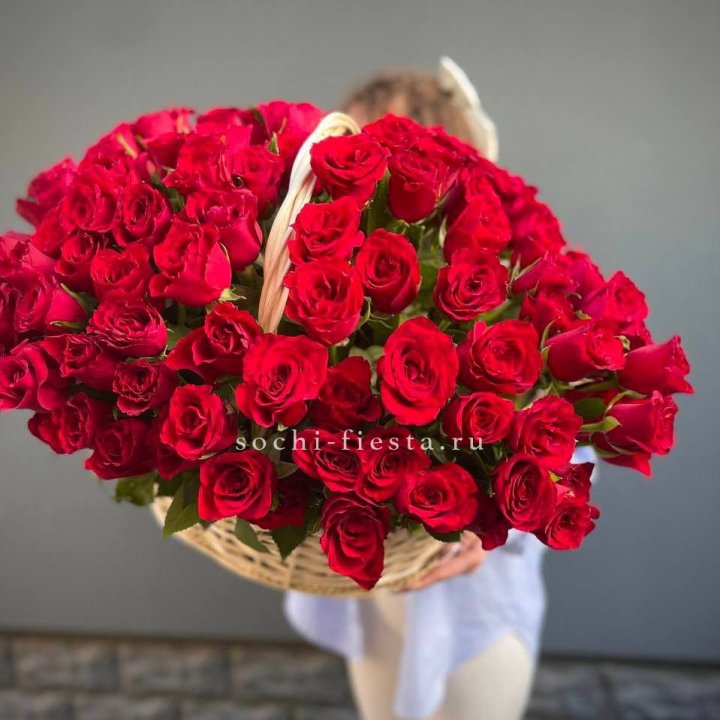 121 красная роза в корзине   в Великом Новгороде
