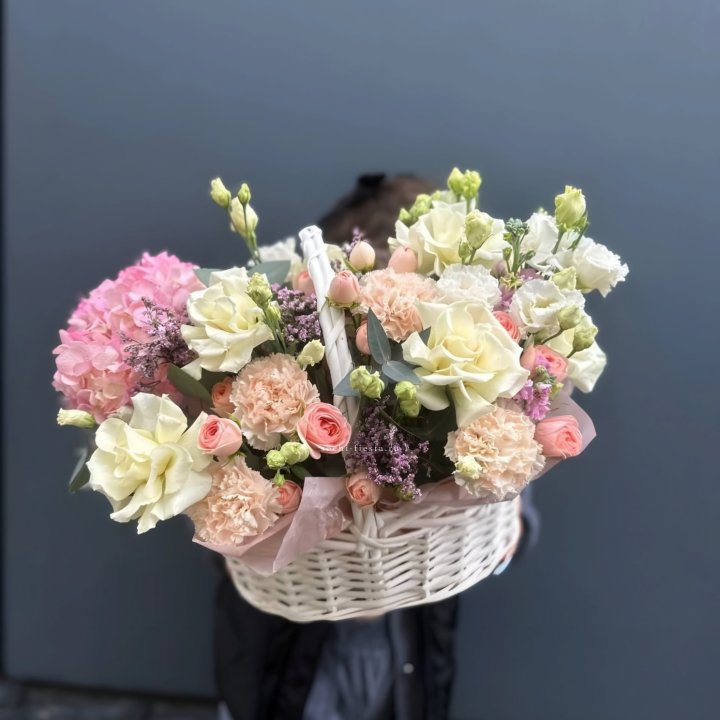 Цветочная корзина "Софтнес" в Великом Новгороде