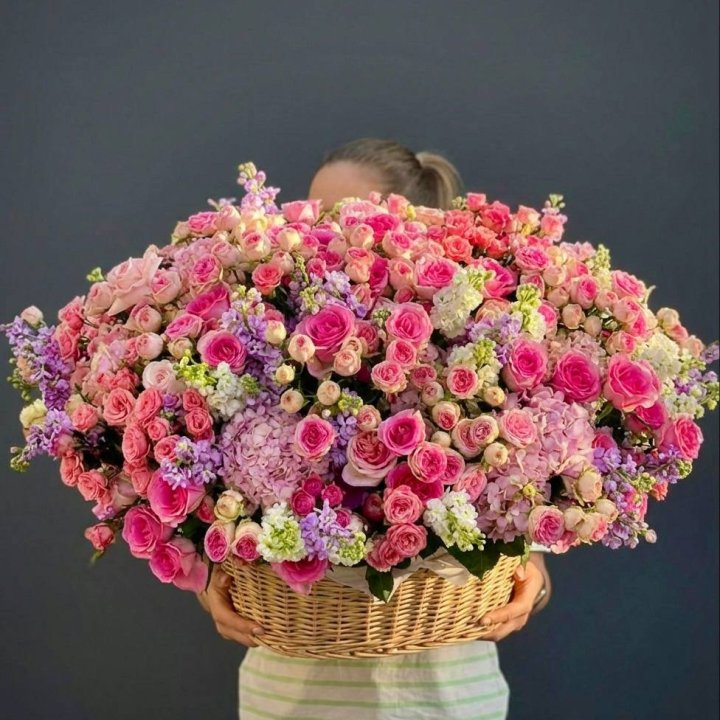Цветочная корзина гигант №5 в Великом Новгороде