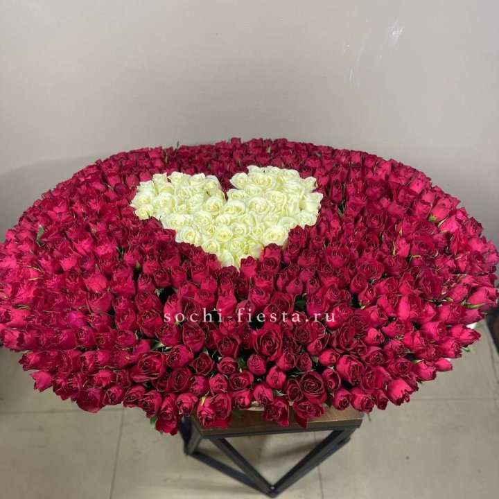 501 роза в корзине в Великом Новгороде