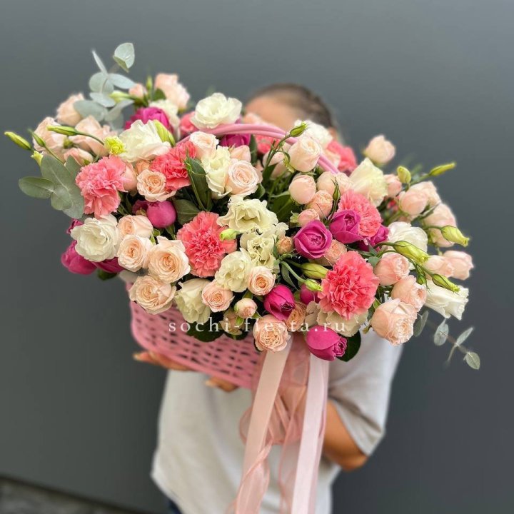 Цветочная корзина "Флоренция" в Великом Новгороде