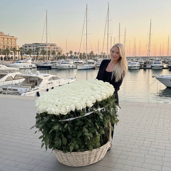 301 высокая роза в корзине в Великом Новгороде