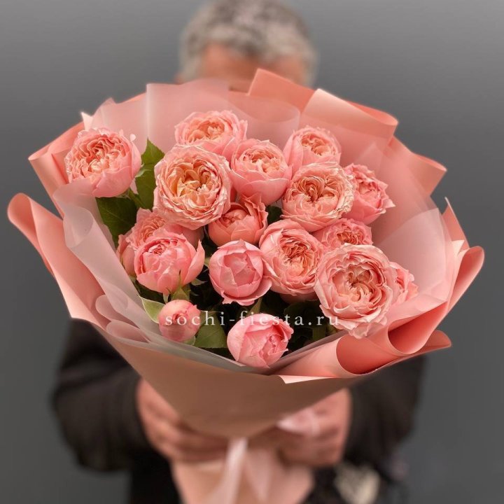 Букет комплимент из кустовых роз Джульетта в Великом Новгороде