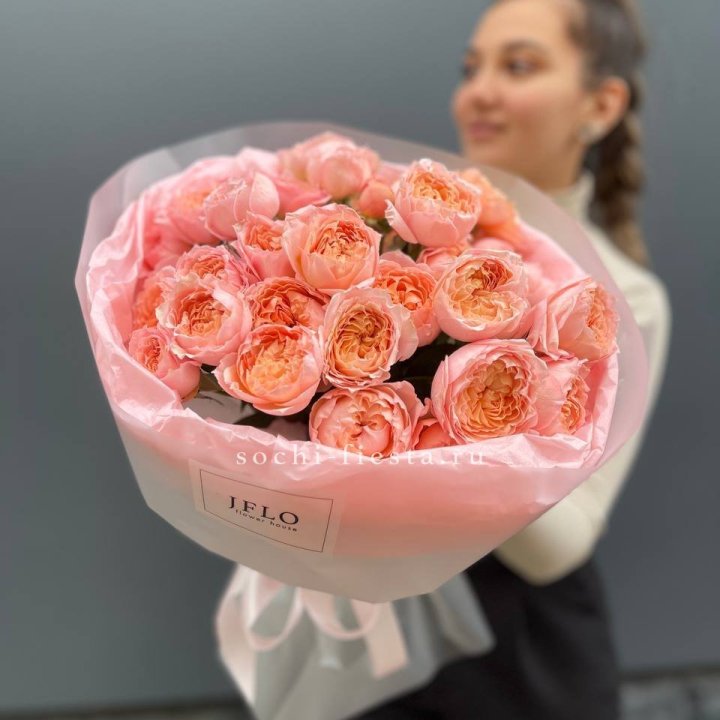 Букет из пионовидных роз Джульетта в Великом Новгороде