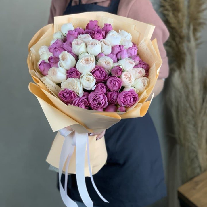 Букет кустовых роз Джулиана в Великом Новгороде