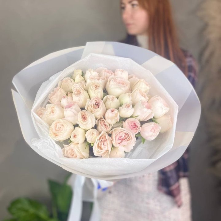 Букет кустовых роз в Великом Новгороде