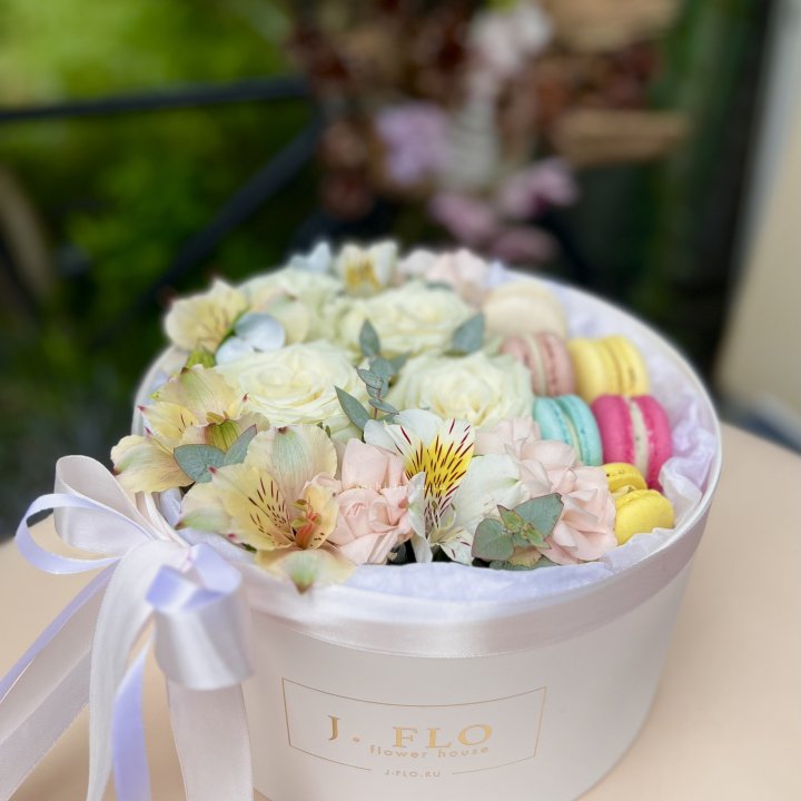 Цветочный бокс "Ника" в Великом Новгороде