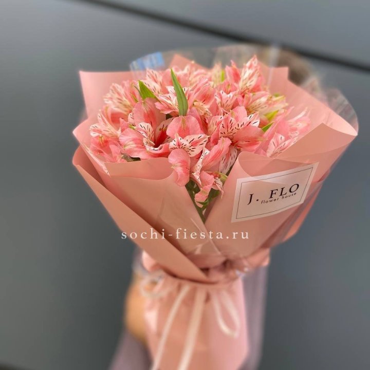 Букет альстромерий розовых в Великом Новгороде