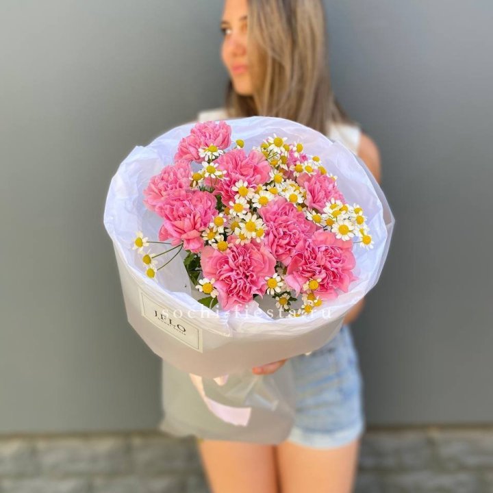 Дуобукет диантусов и ромашек в Великом Новгороде