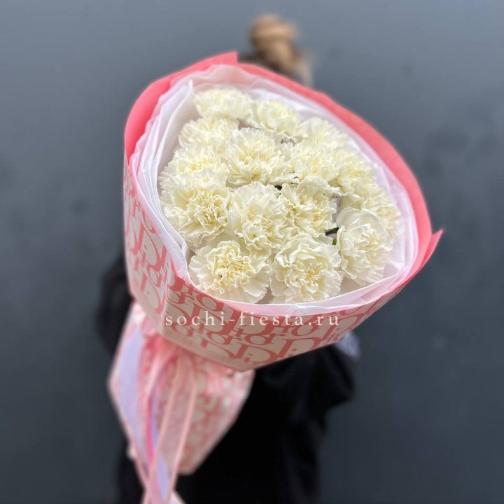 Белые диантусы №2 в Великом Новгороде