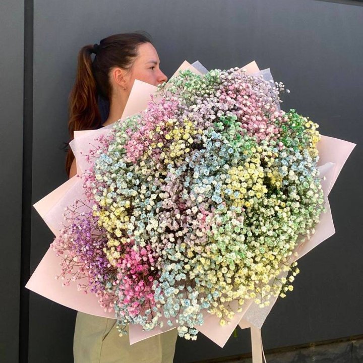 Пышный букет из гипсофил  в Великом Новгороде