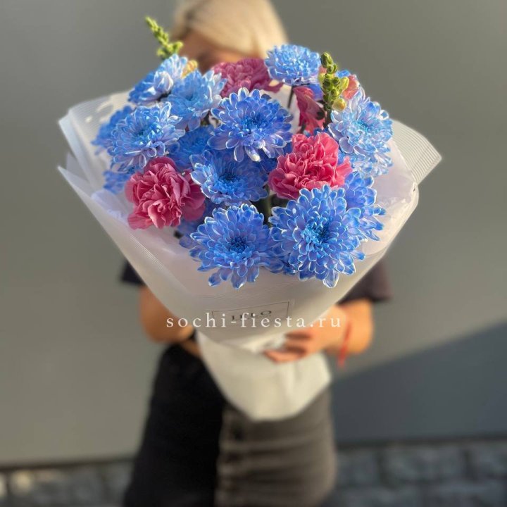 Букет сборный с хризантемой в Великом Новгороде