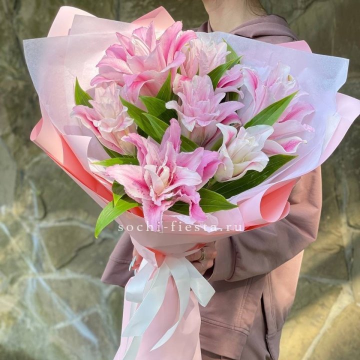 Букет пионовидных лилий №2 в Великом Новгороде