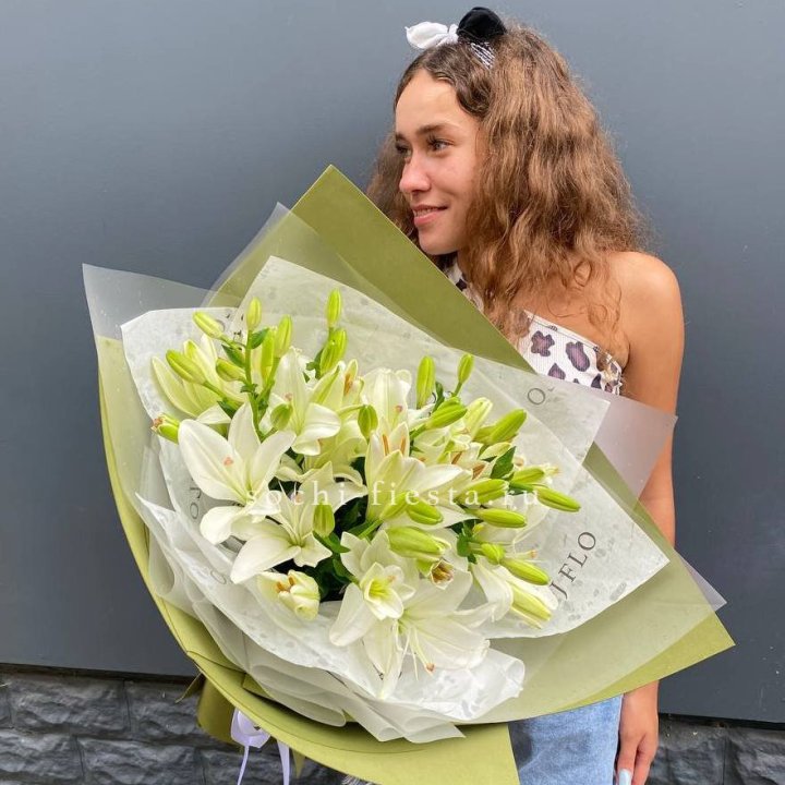 Букет  лилий "Изумруд" в Великом Новгороде