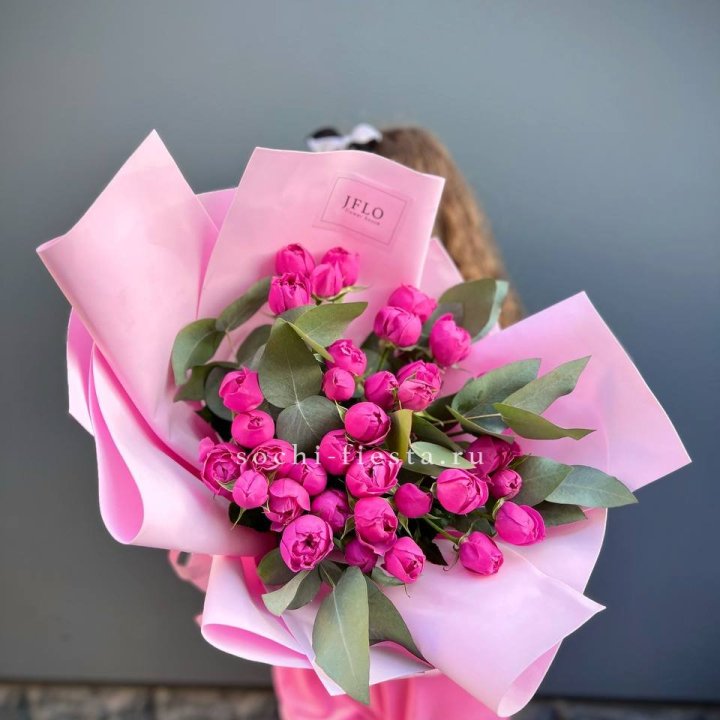 Пионовидные розы баблс в Великом Новгороде