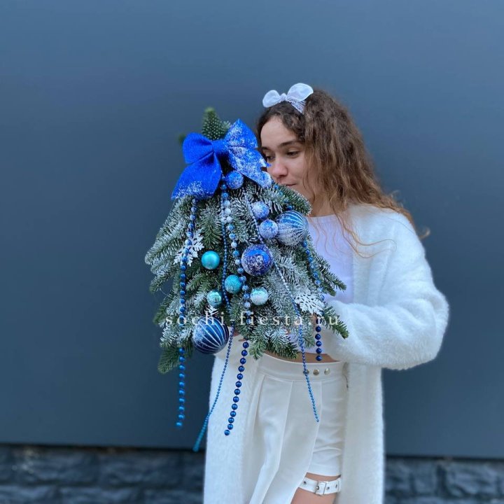 Новогодняя елочка "Блю" в Великом Новгороде