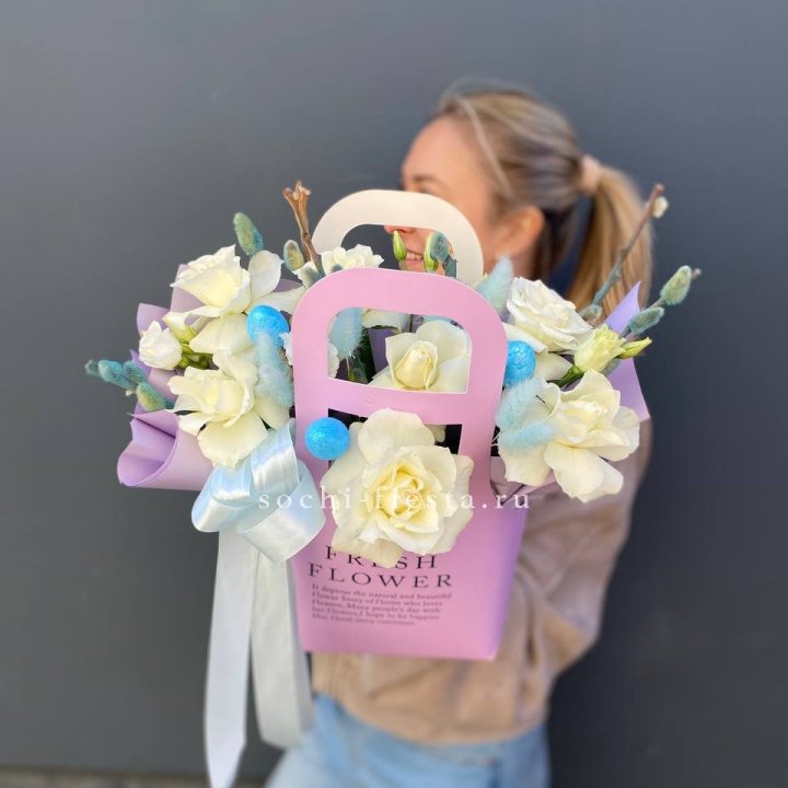 Цветочная сумочка "Пасхальная композиция" в Великом Новгороде