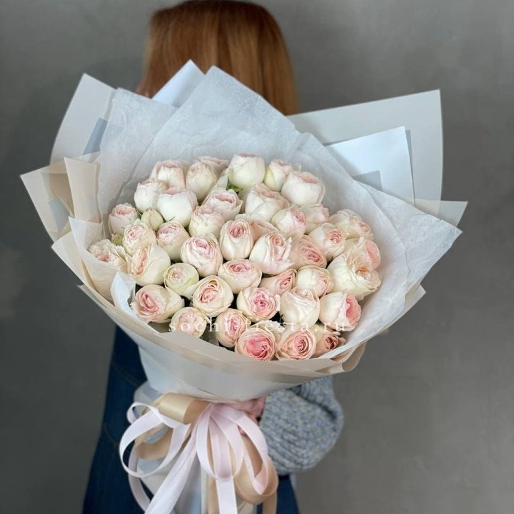 Букет пионовидных роз Пур лав в Великом Новгороде