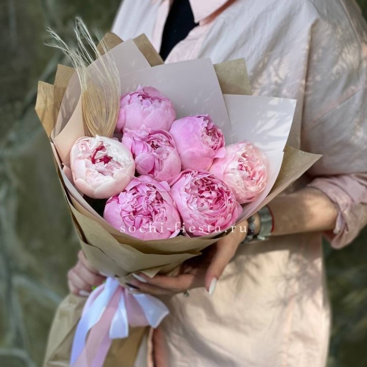 Букет пионов "Венди" в Великом Новгороде