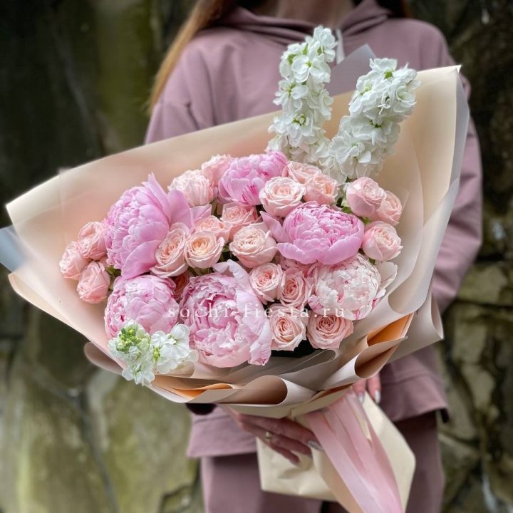 Букет с пионами №1 в Великом Новгороде