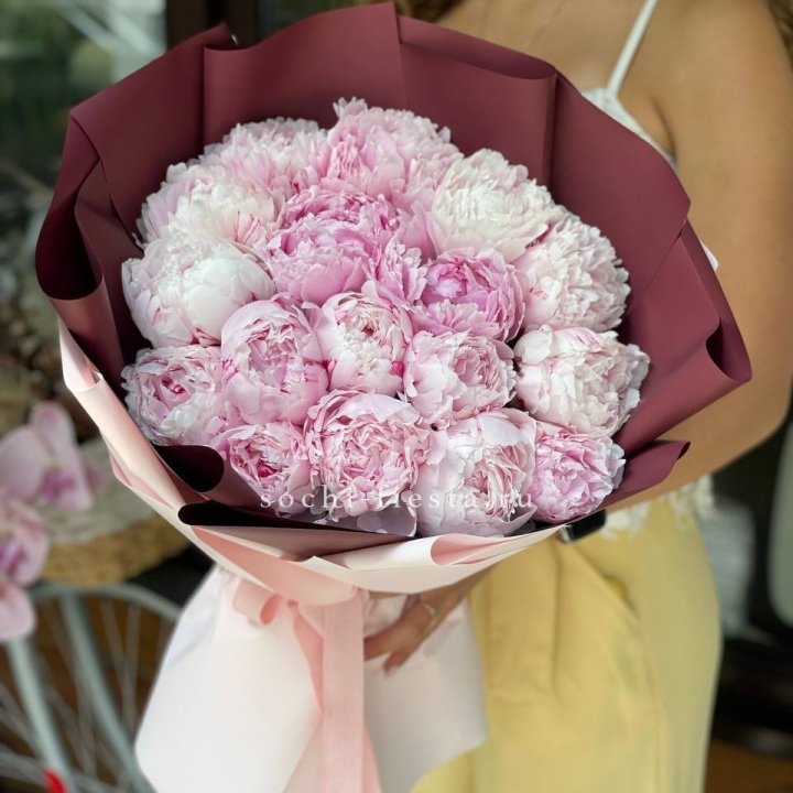 Букет 17 зефирных пионов в Великом Новгороде