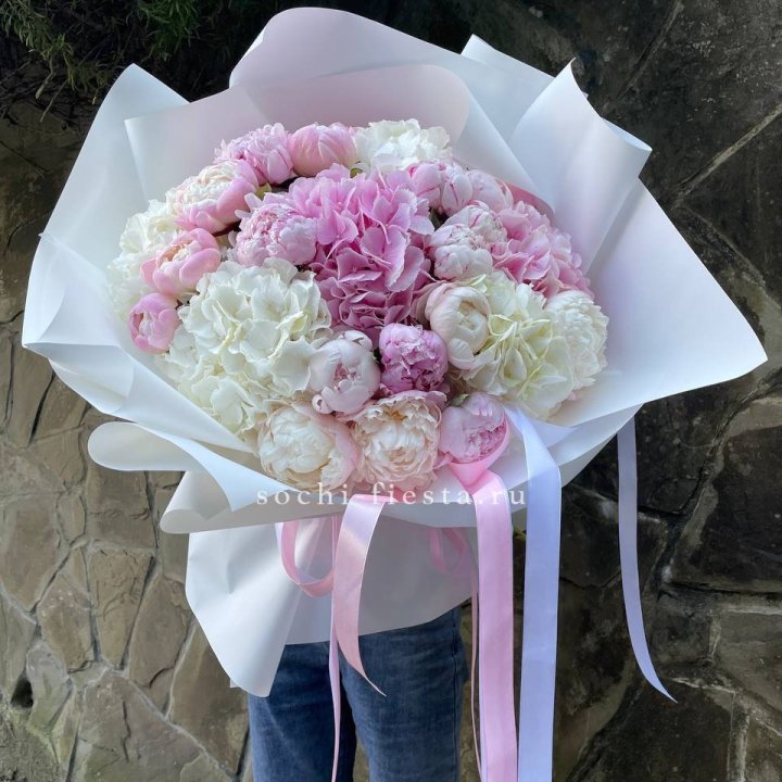Букет "Пионы и Гортензии" в Великом Новгороде