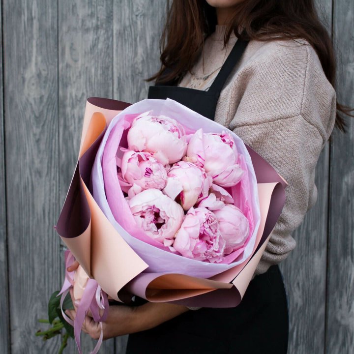 7 зефирных пионов в оформлении в Великом Новгороде