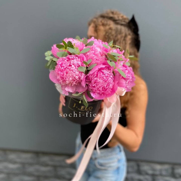 Дизайнерский цилиндр "Фломени" в Великом Новгороде