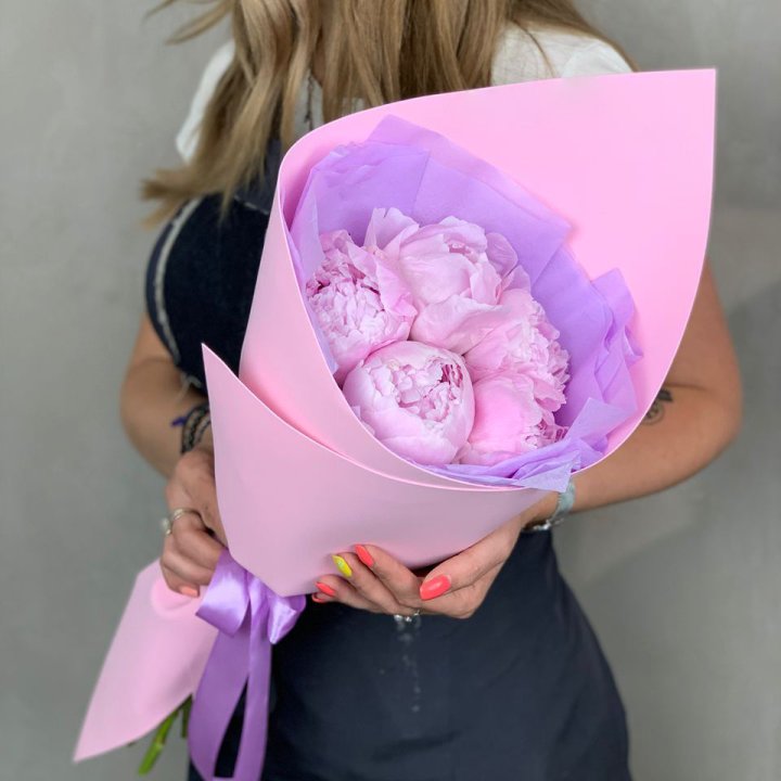 Букет пионов "Файв" в Великом Новгороде