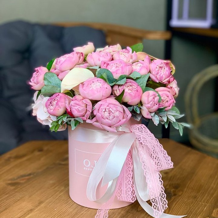 Композиция с пионами №1 в Великом Новгороде