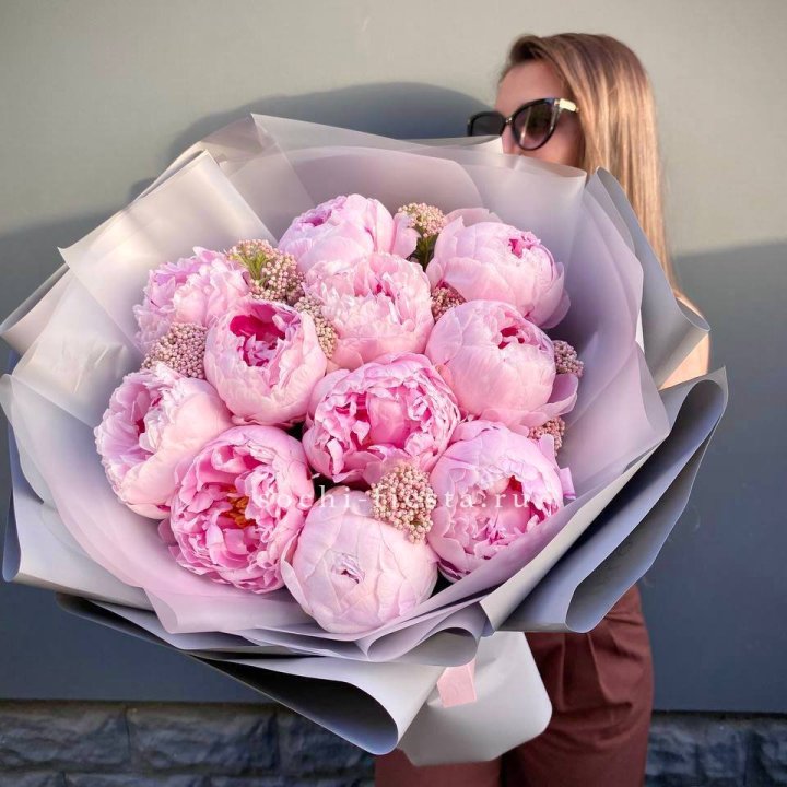 Букет с пионами "Стайл" в Великом Новгороде