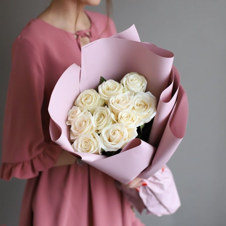 11 белых роз в Великом Новгороде