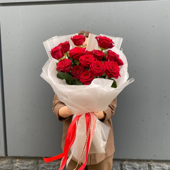 15 высоких роз  в Великом Новгороде