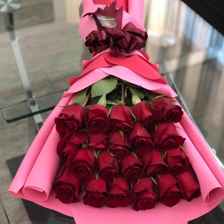 21 красная роза "Элеганс" в Великом Новгороде