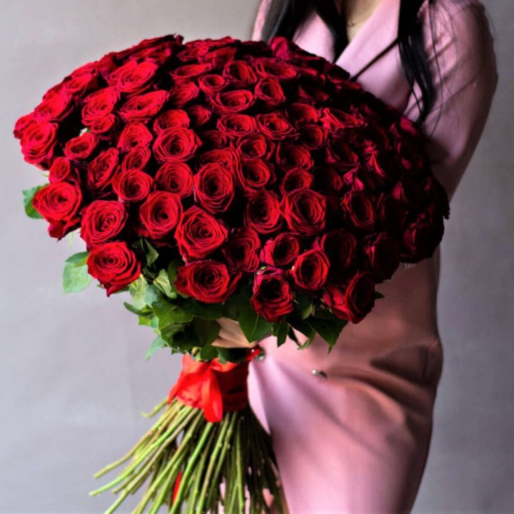 101 высокая роза в Великом Новгороде