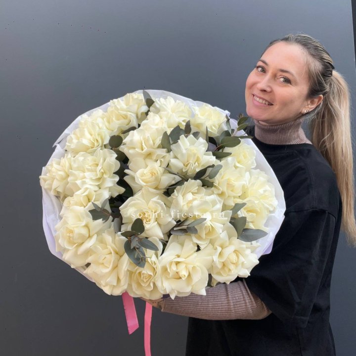 25 Белых французских роз Вайт найс в Великом Новгороде