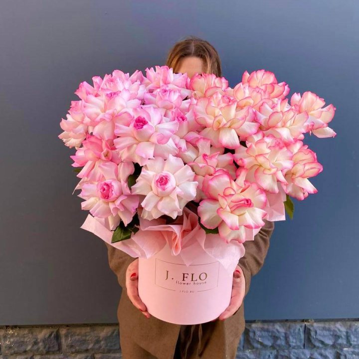 25 Французских роз микс в боксе в Великом Новгороде