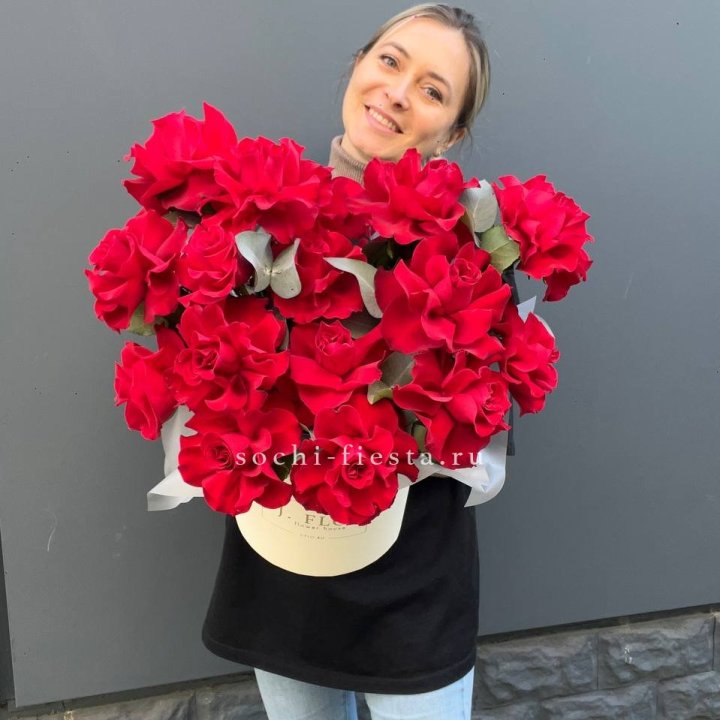 17 Французских роз в боксе в Великом Новгороде