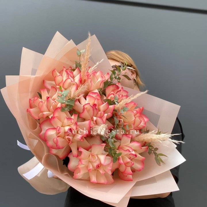 9 Французских роз Джумилия  в Великом Новгороде