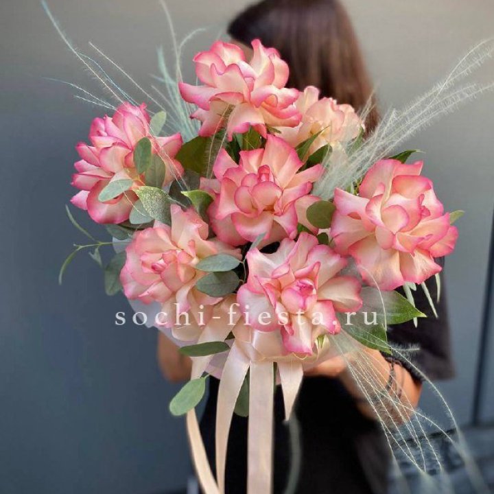 9 Французских роз Джумилия в боксе в Великом Новгороде