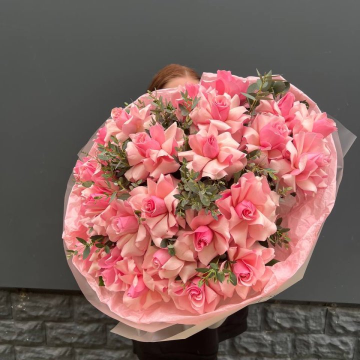  25 розовых французских роз в Великом Новгороде