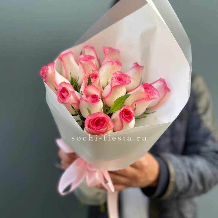 15 роз "Джумилия" в Великом Новгороде