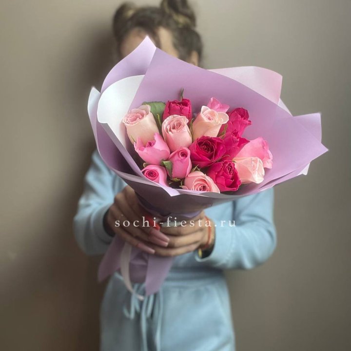 Букет из 15 роз Микс (Кения) в Великом Новгороде